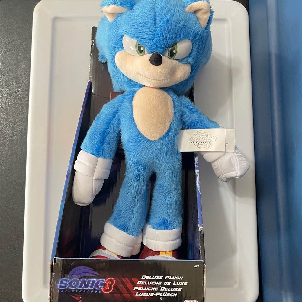 Sonic the Hedgehog Deluxe Plush Toy